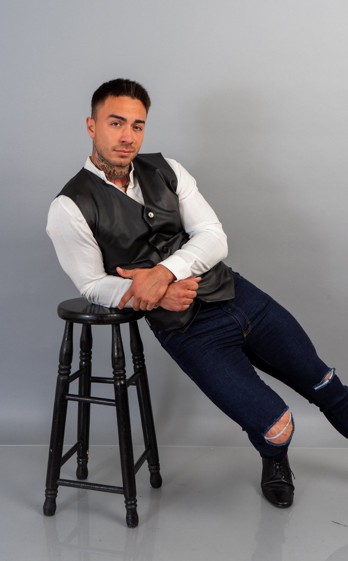 Jeans Paul azul oscuro ajustado con roturas en las rodillas