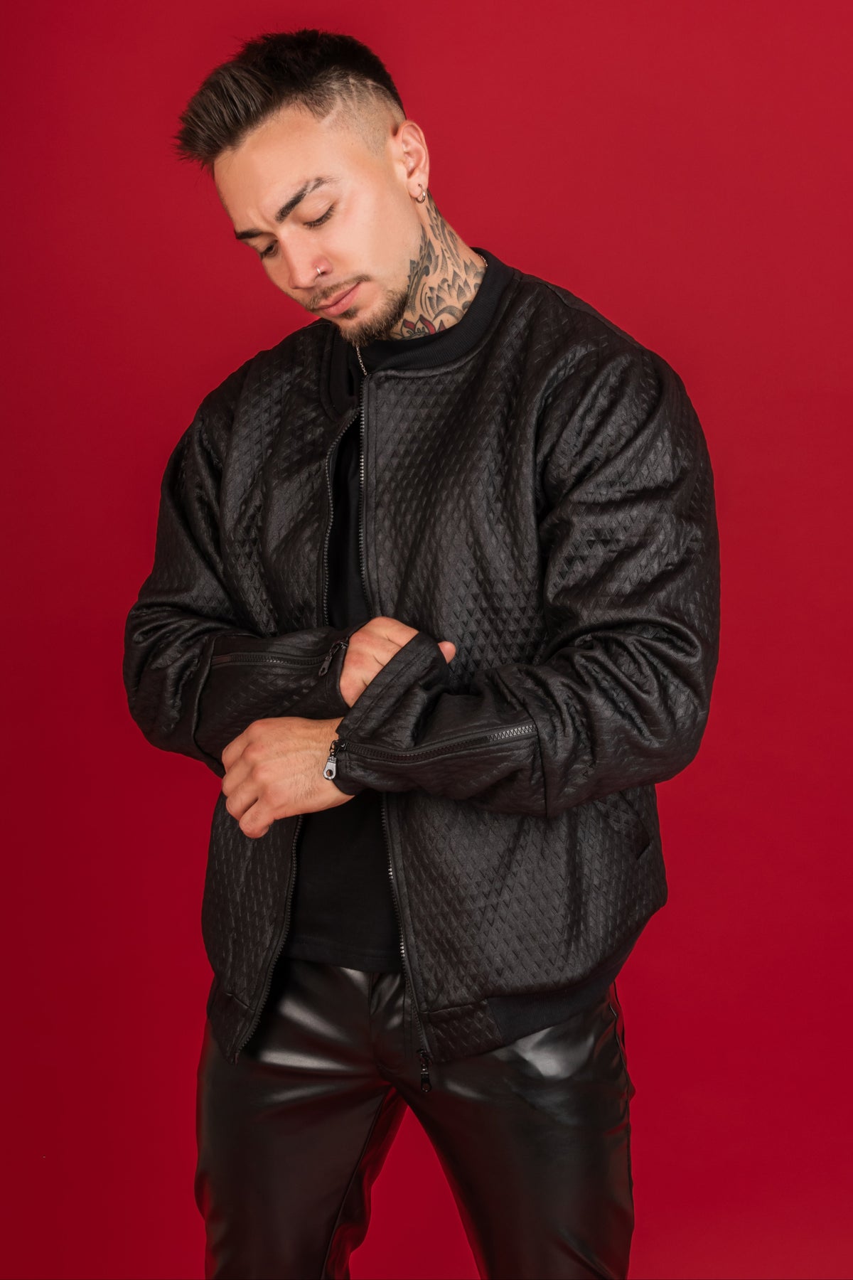 Chaqueta David Negra Cod516, vista frontal con cierre