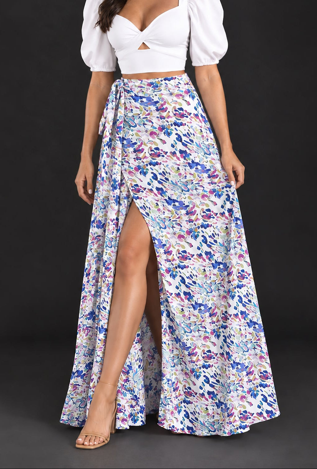 Detalle de falda Julieta floral multicolor envolvente