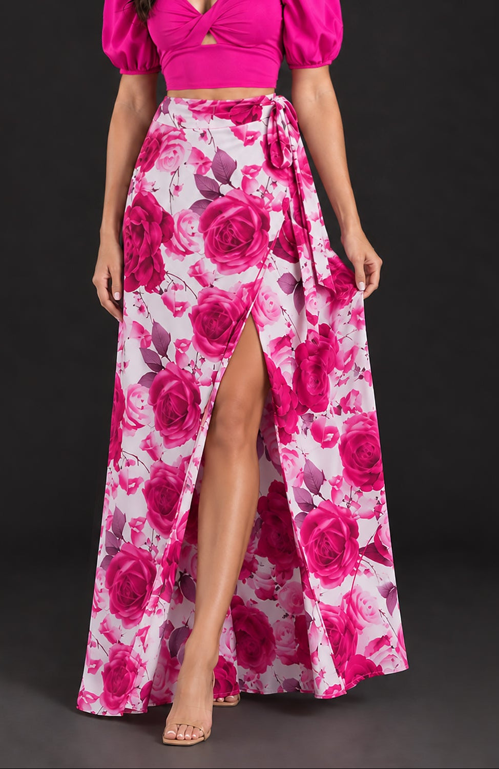 Falda Julieta estampado de rosas fucsias en movimiento
