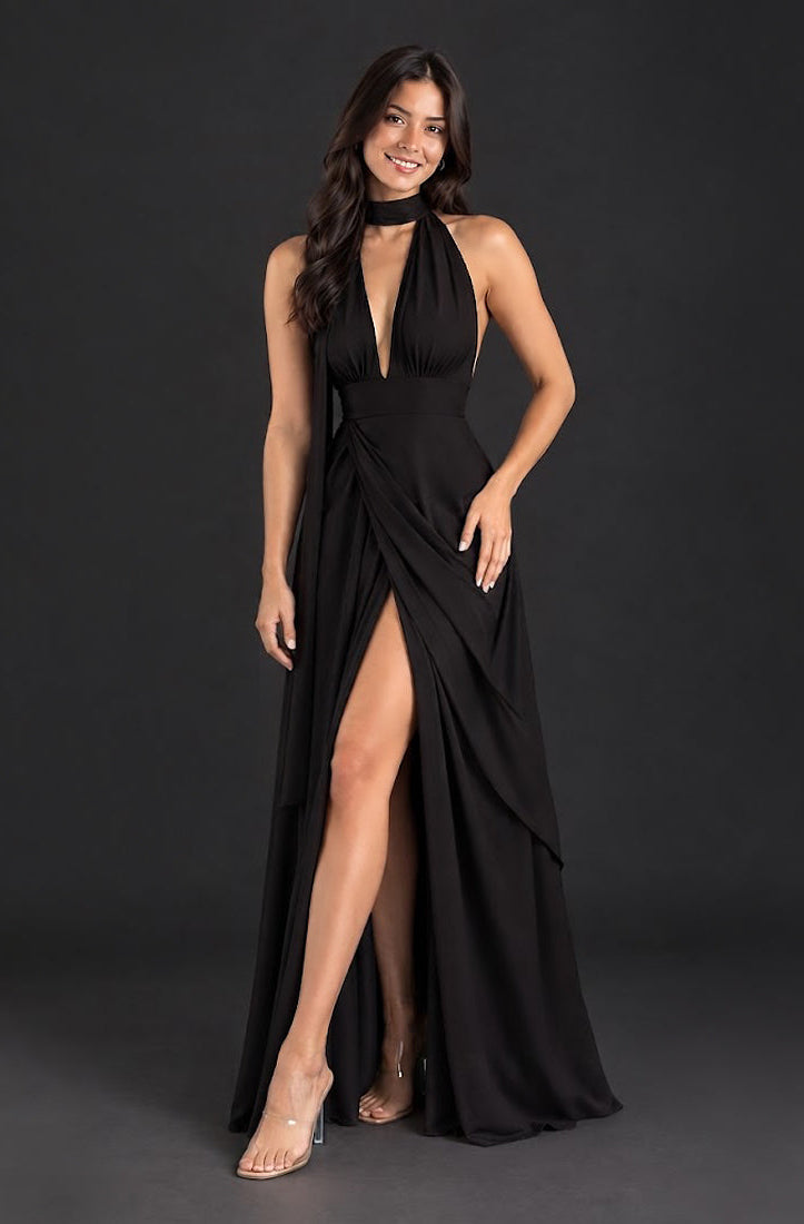 Vestido Graciela negro, vista frontal mostrando una forma de llevarlo