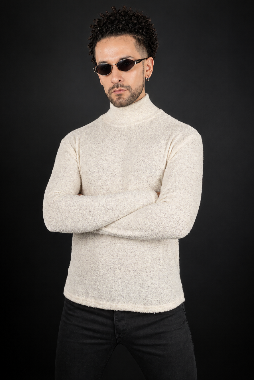 Modelo con Beatle Piero crema y brazos cruzados